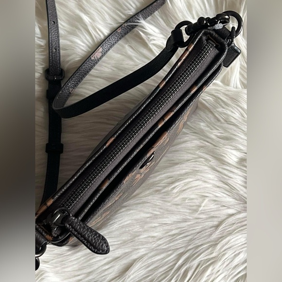 💰SOLD - CF332 - Coach Kitt Messenger Crossbody with Floral Print - Picture 7 of 11